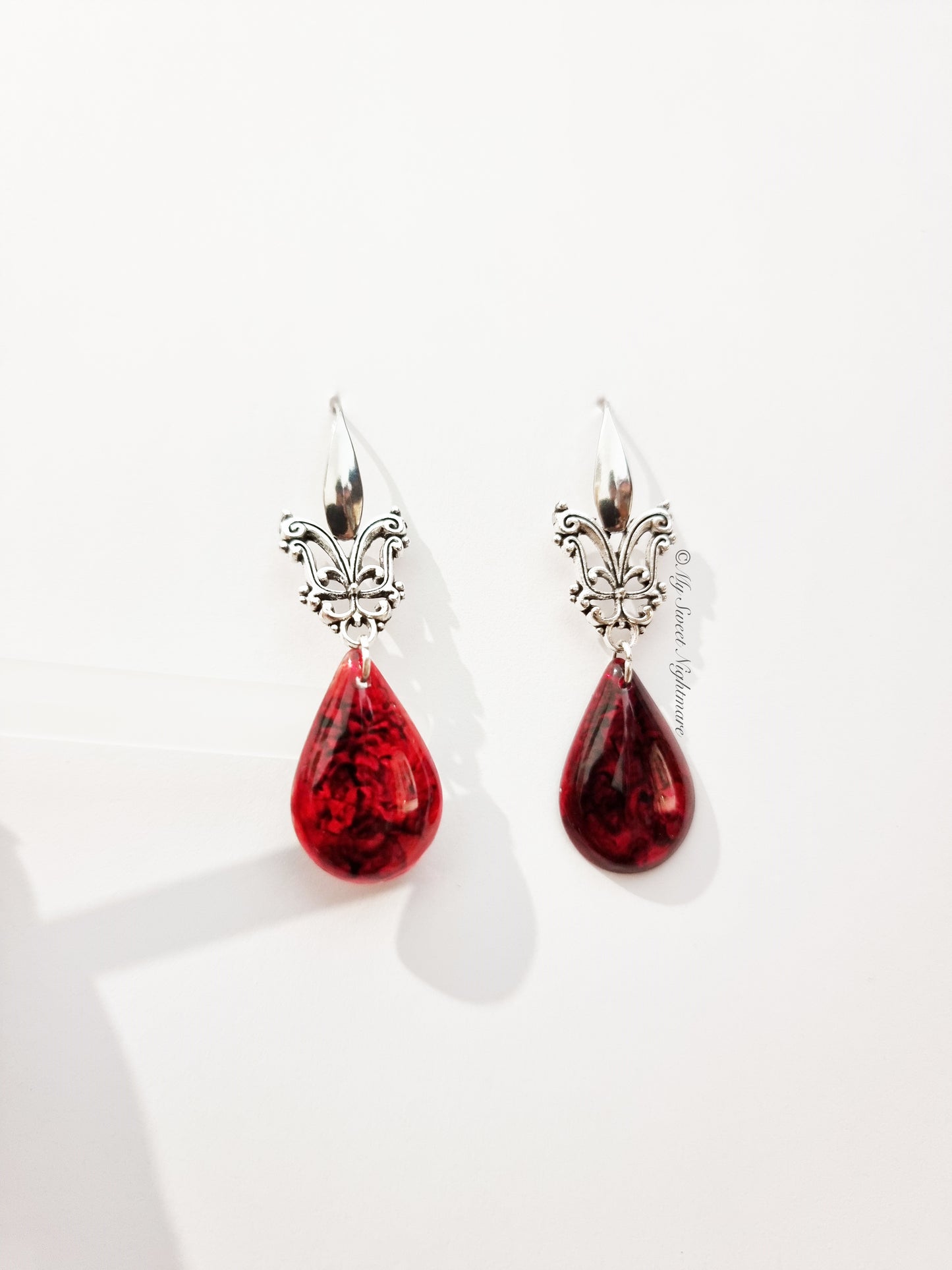 "ALUKA" Orecchini Gotico Vittoriana con gocce effetto Sangue