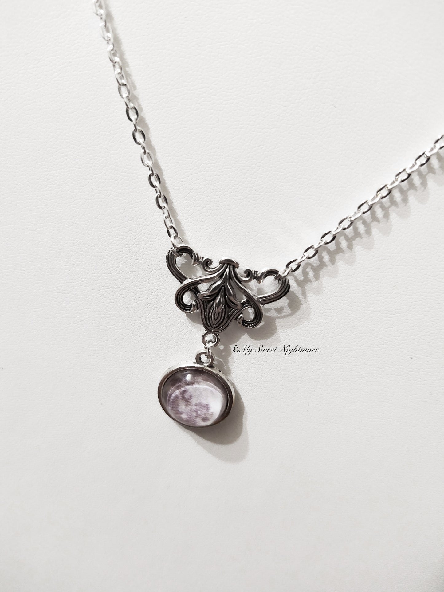 Collana con luna piena