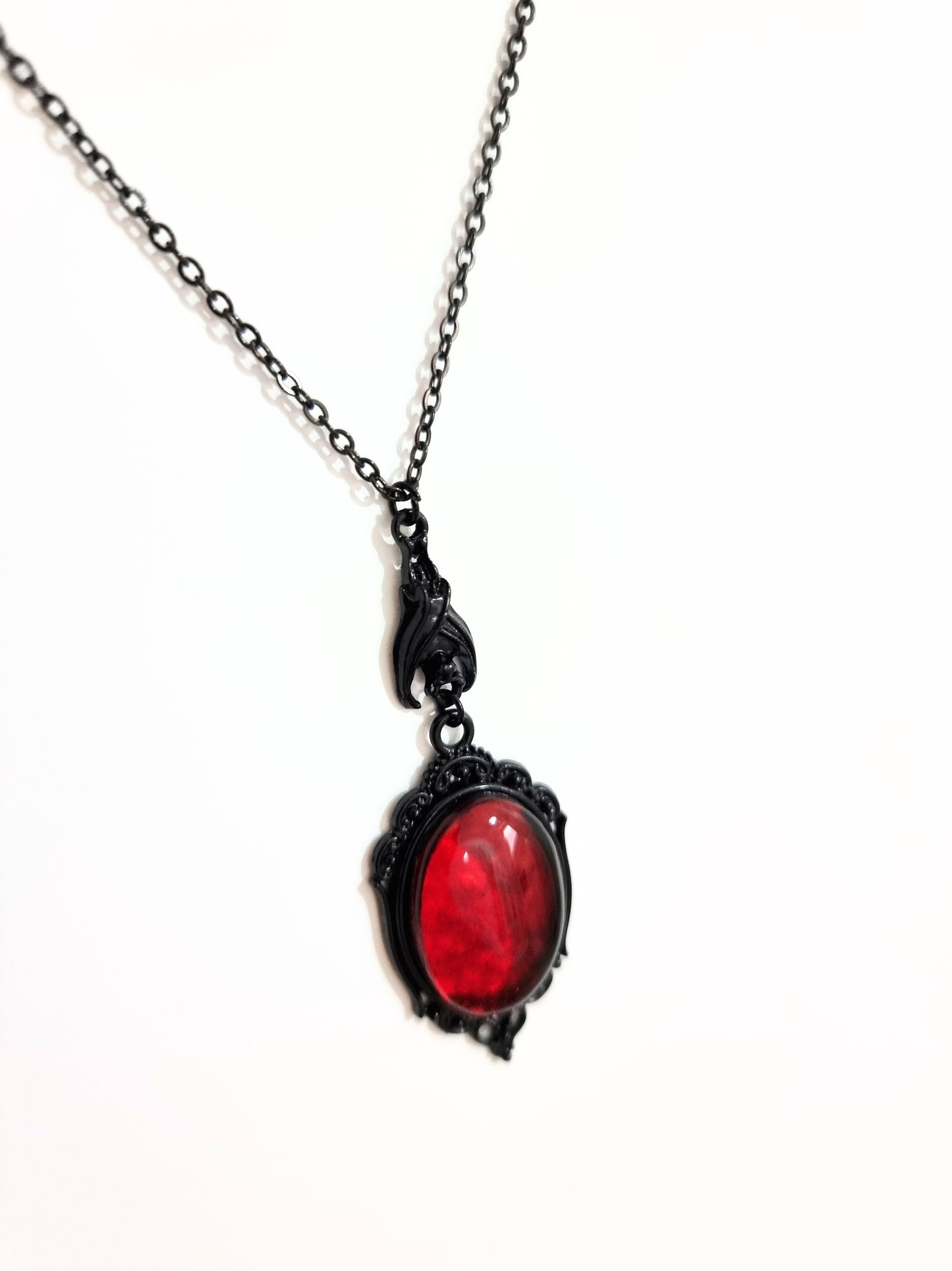 "ECLIPSE 2.0" Collana gotica con Cabochon effetto Sangue