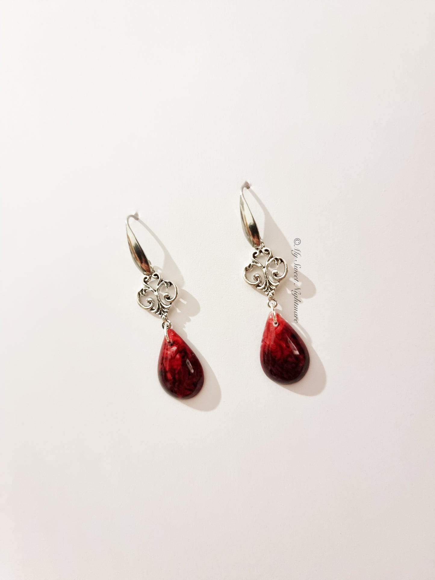 "ARTEMISIA" Orecchini Gotico Vittoriana con gocce effetto Sangue