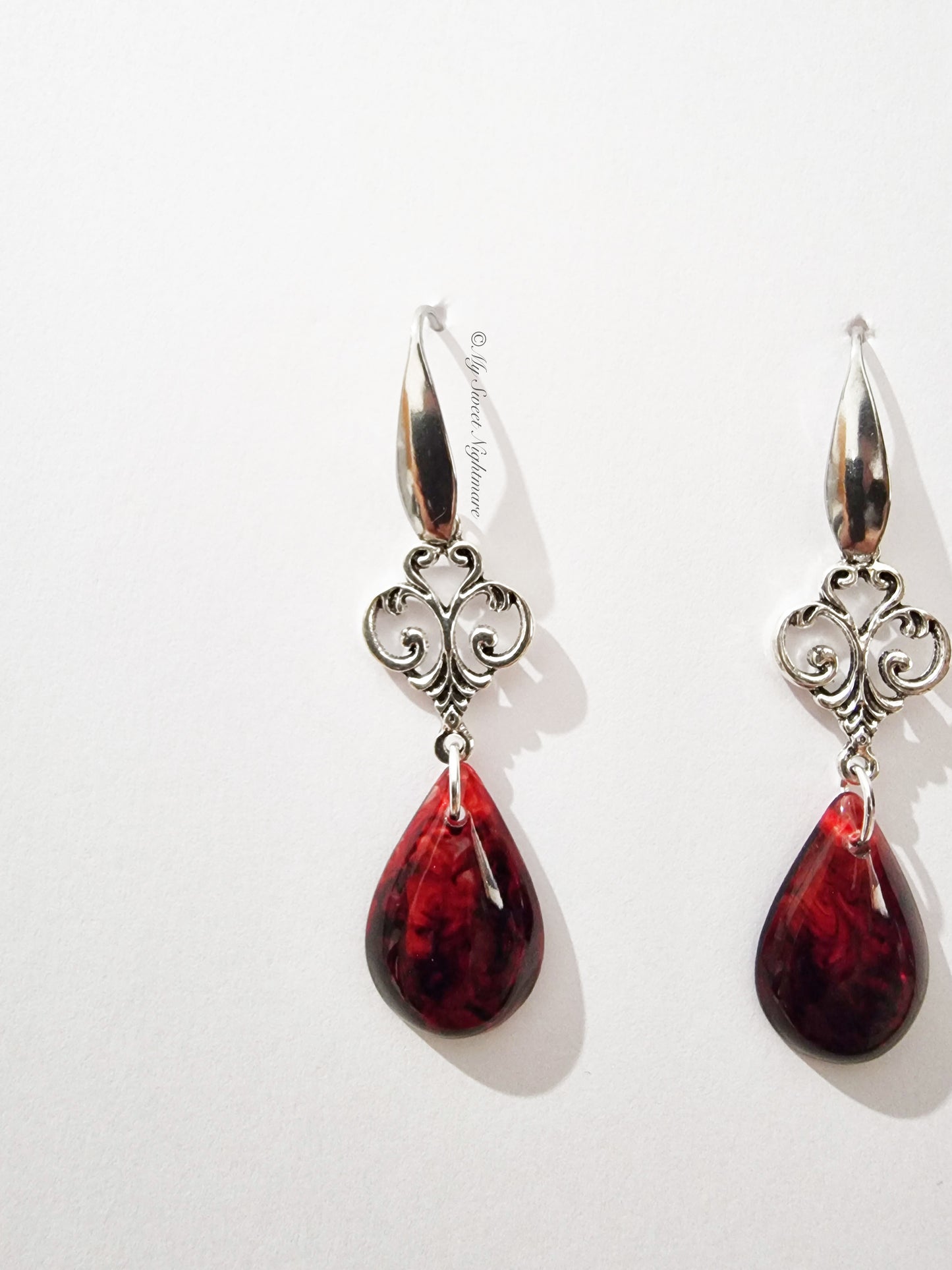 "ARTEMISIA" Orecchini Gotico Vittoriana con gocce effetto Sangue