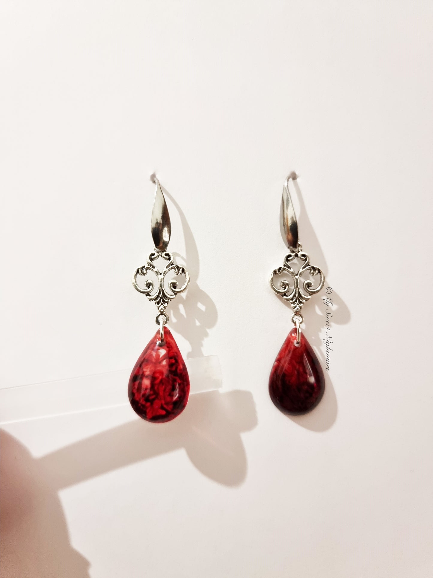 "ARTEMISIA" Orecchini Gotico Vittoriana con gocce effetto Sangue