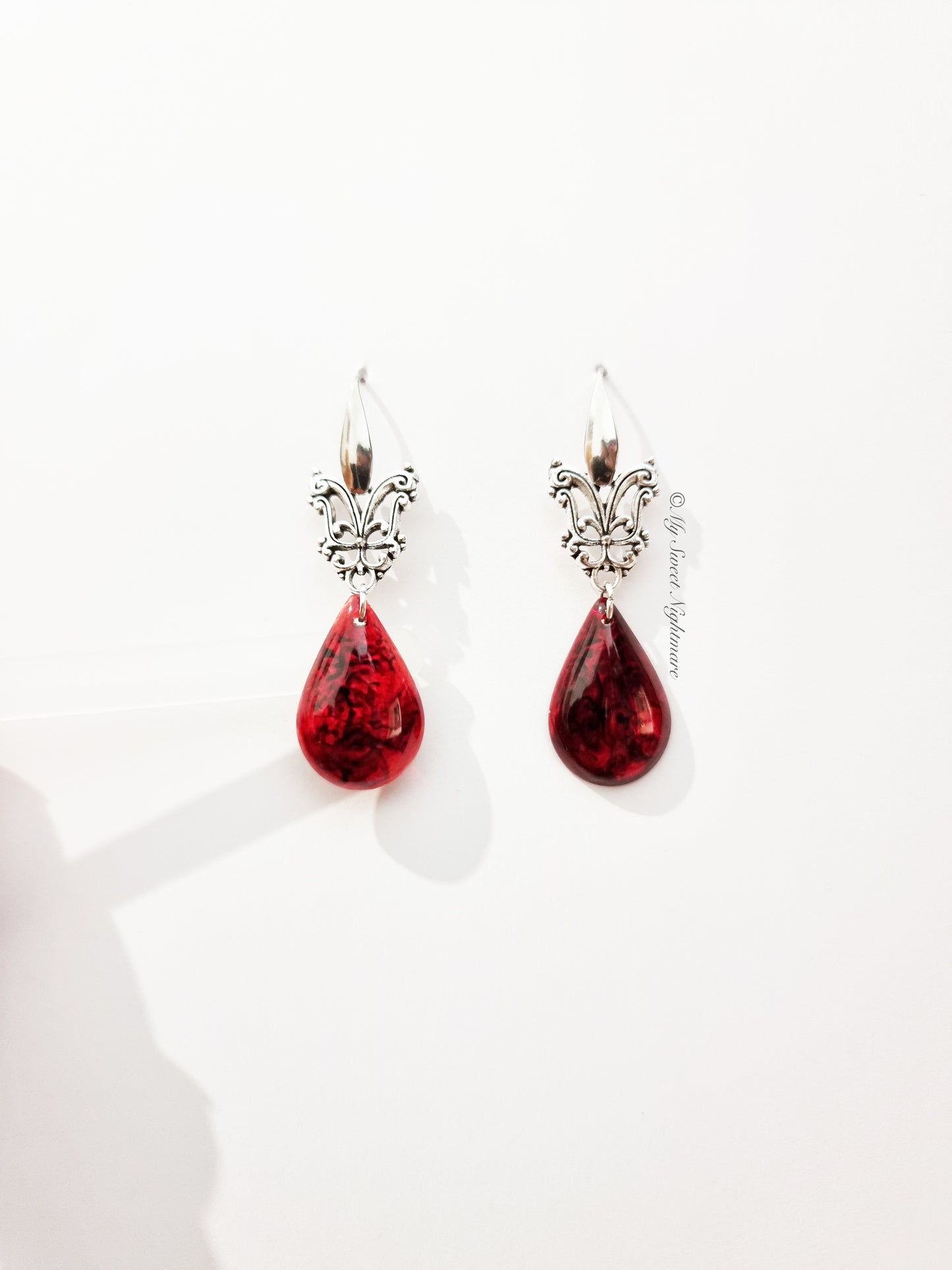 "ALUKA" Orecchini Gotico Vittoriana con gocce effetto Sangue