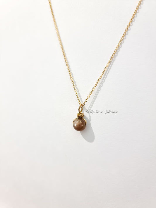 Minimal wire necklace with black moonstone