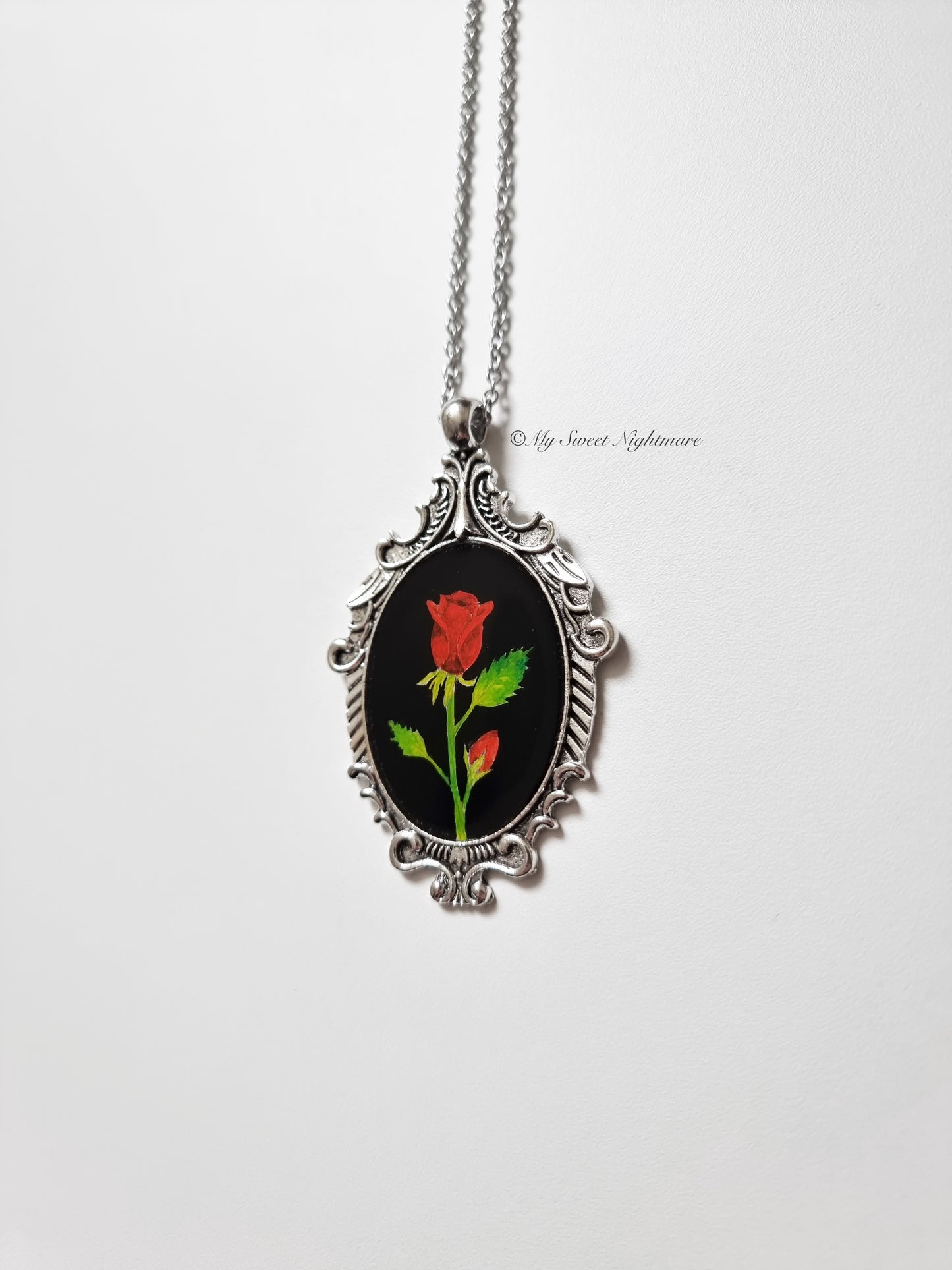 Cammeo gotico dipinto a mano con rose rosse