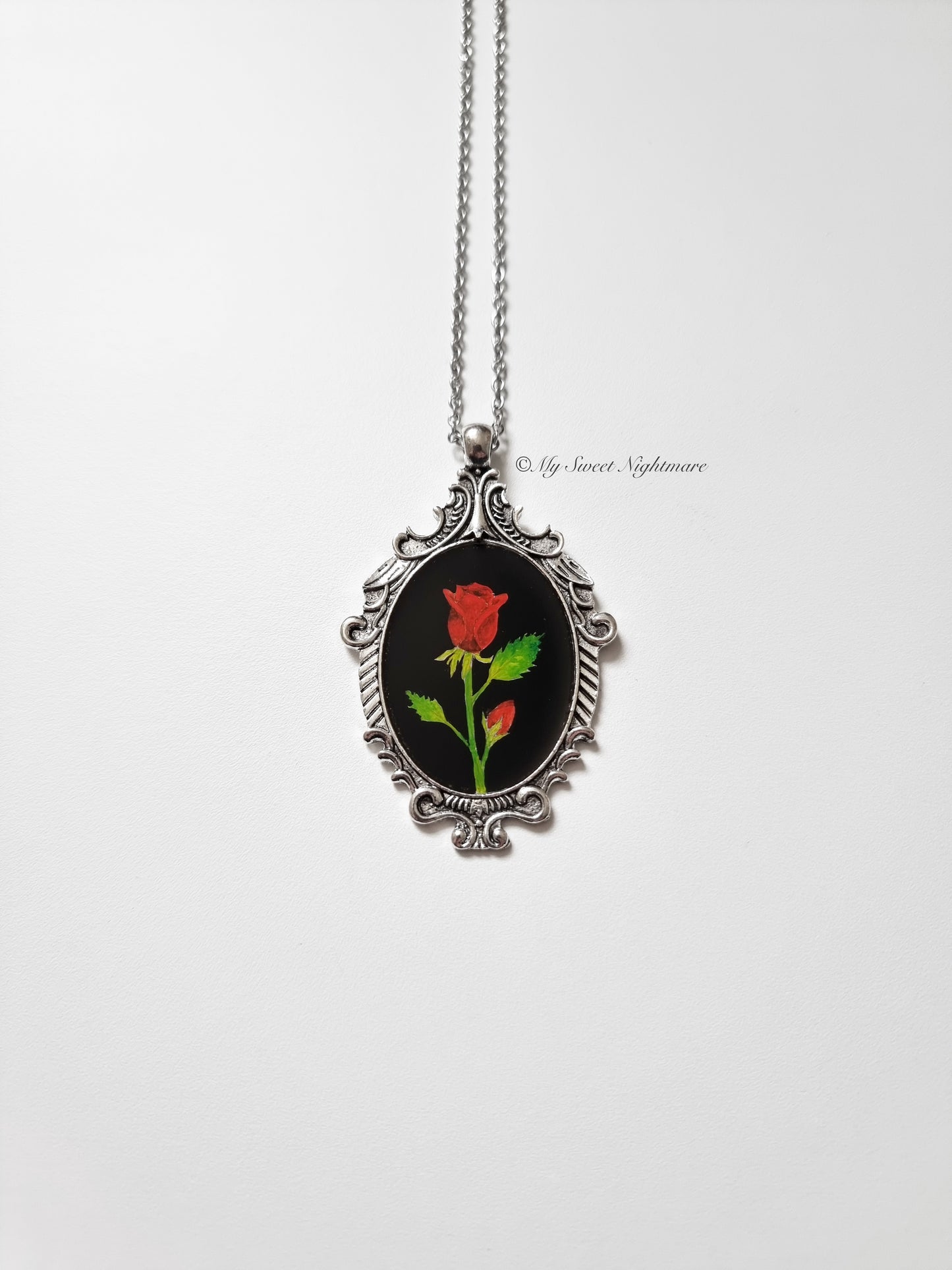 Cammeo gotico dipinto a mano con rose rosse