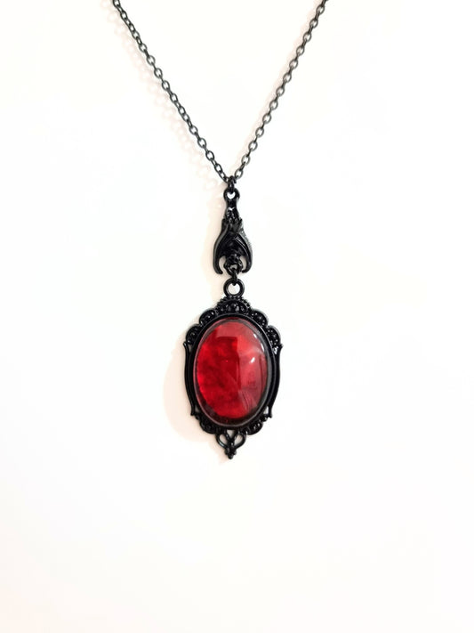 "ECLIPSE 2.0" Collana gotica con Cabochon effetto Sangue