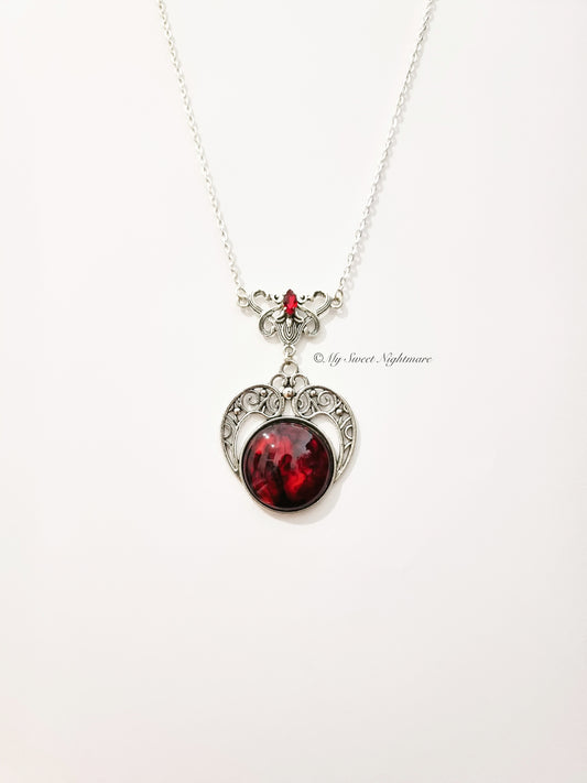"Morrigan"  Collana Gotico Vittoriana con Cabochon effetto Sangue