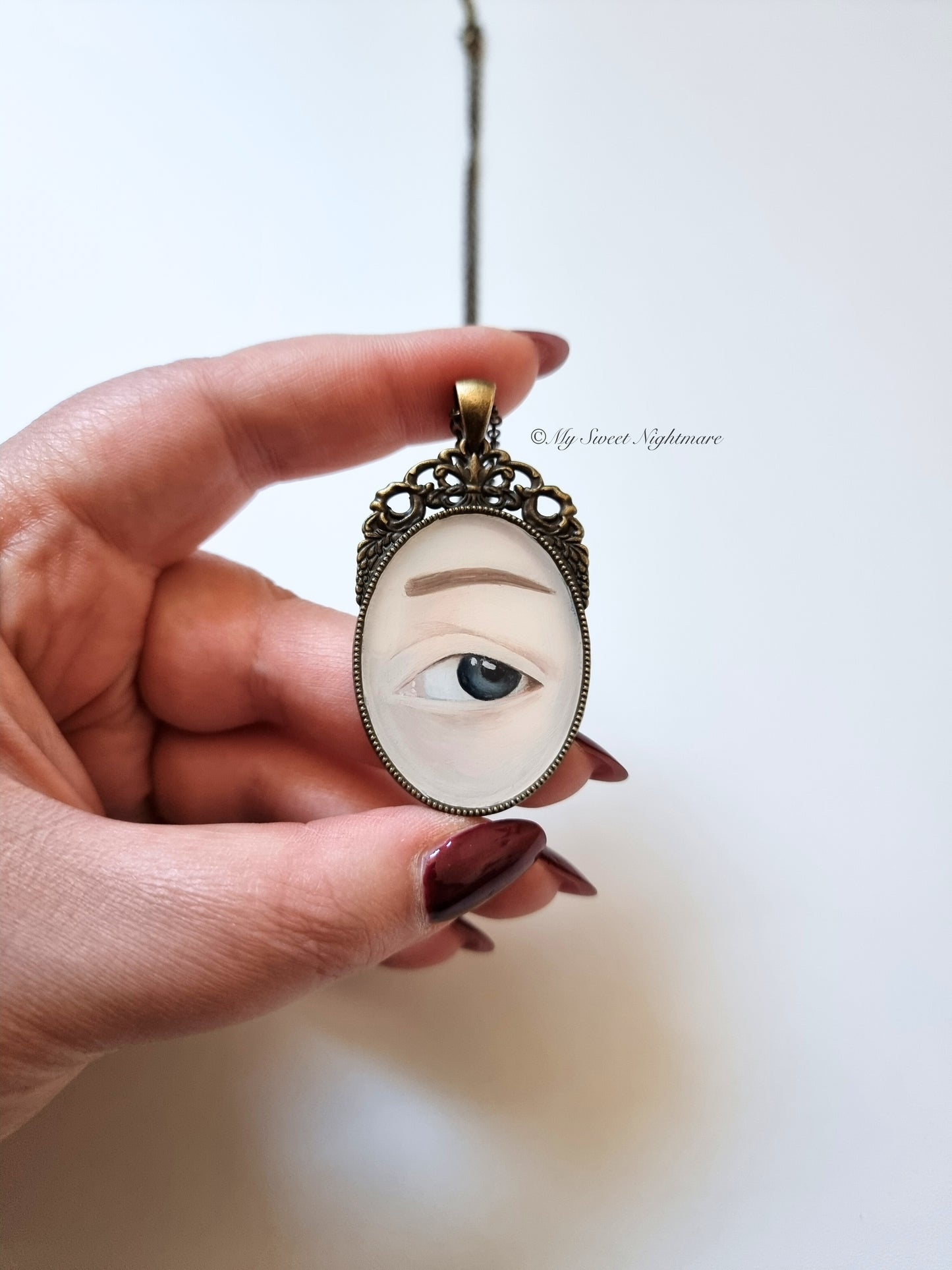 Collana in stile vittoriano con miniatura dipinta ad olio "L'occhio dell'amante"