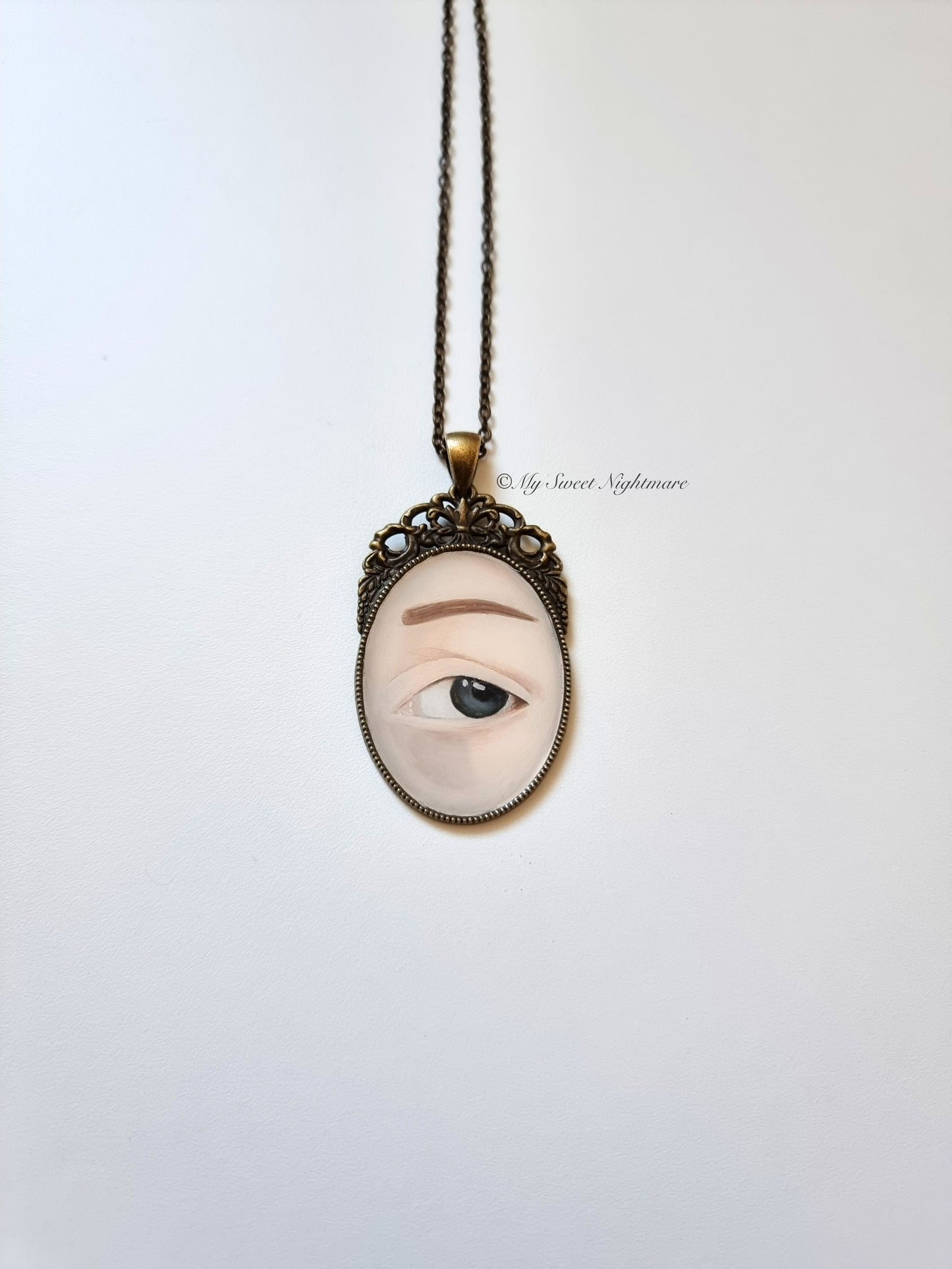 Collana in stile vittoriano con miniatura dipinta ad olio "L'occhio dell'amante"