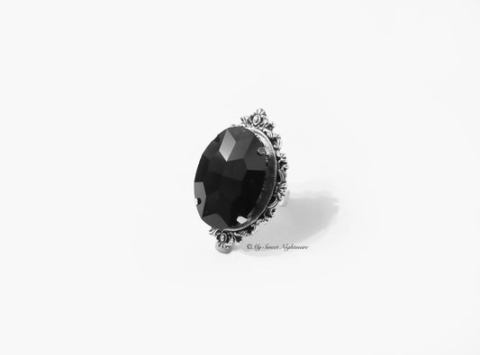 Anello gotico con gemma nera, misura