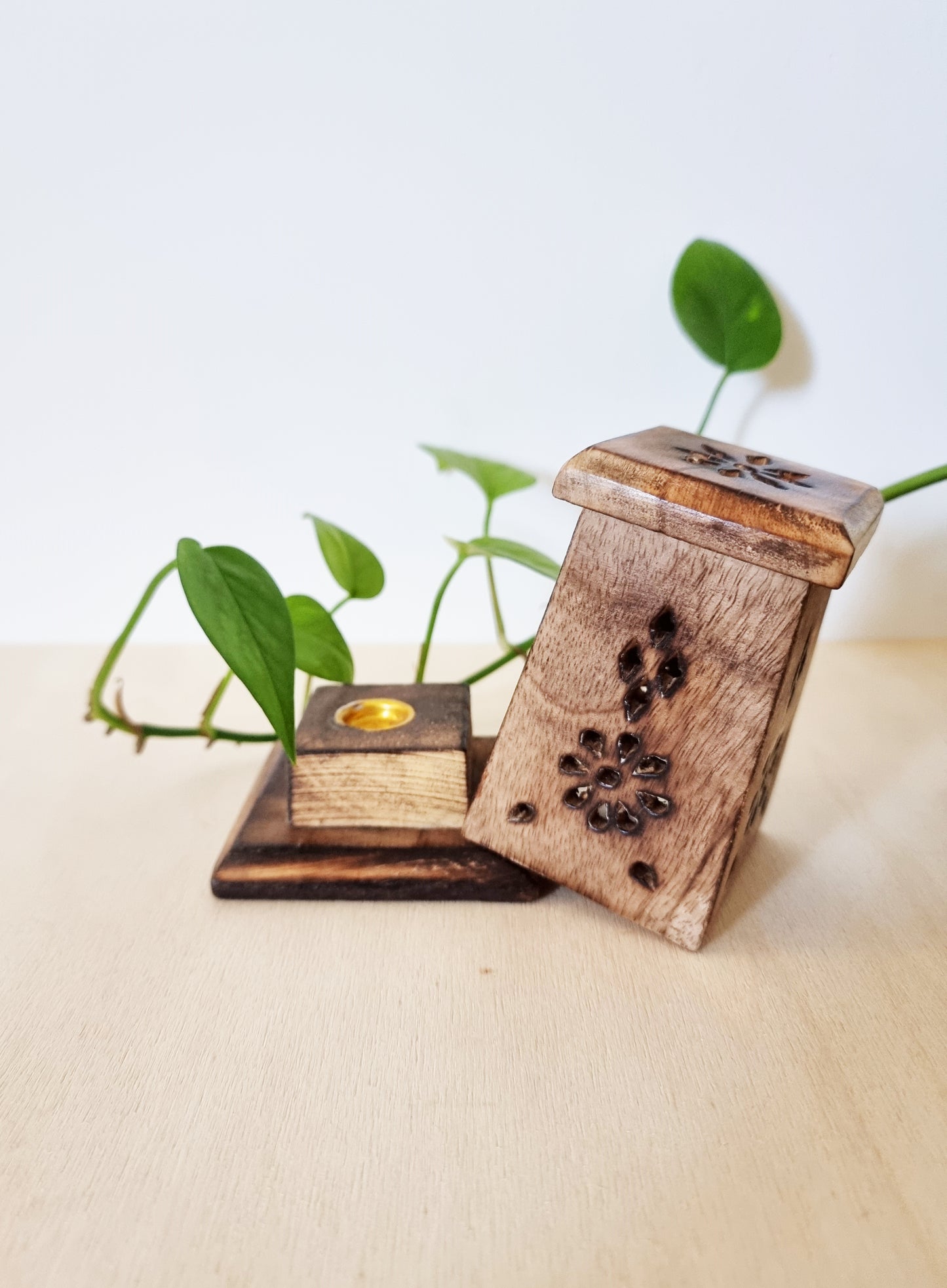 Brucia Incenso in legno di mango - Mini Torre