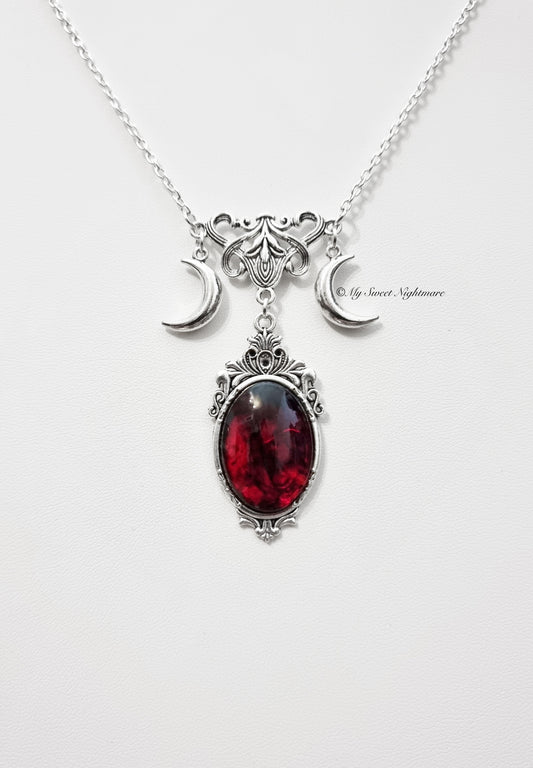 "CARMILLA" Collana con Triplice Luna effetto Sangue