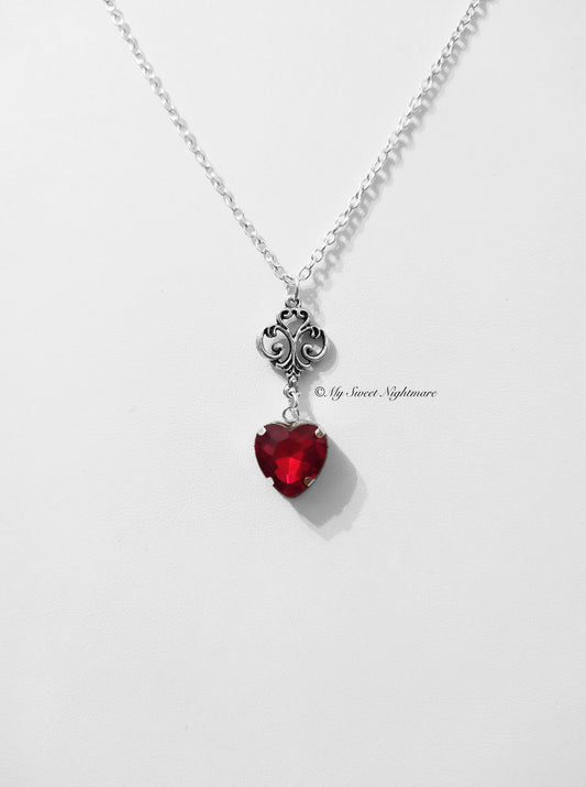 Ciondolo vittoriano con Cuore in Cristallo Rosso