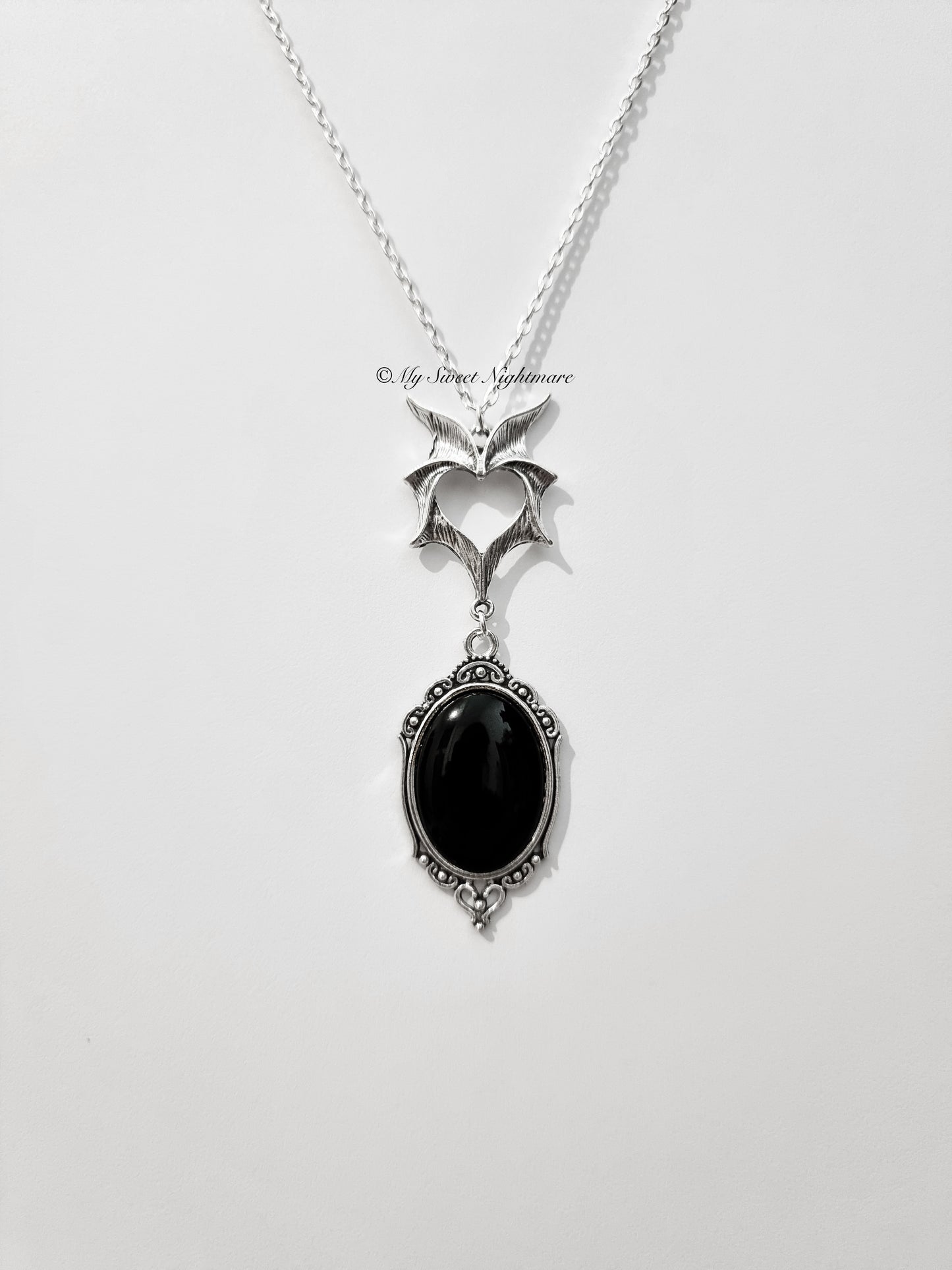 Collana gotica con ali di Pipistrello a Cuore