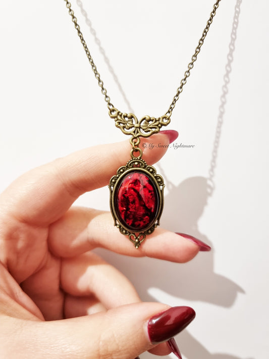 "BATHORY" Collana Gotico Vittoriana in Bronzo con Cabochon effetto Sangue