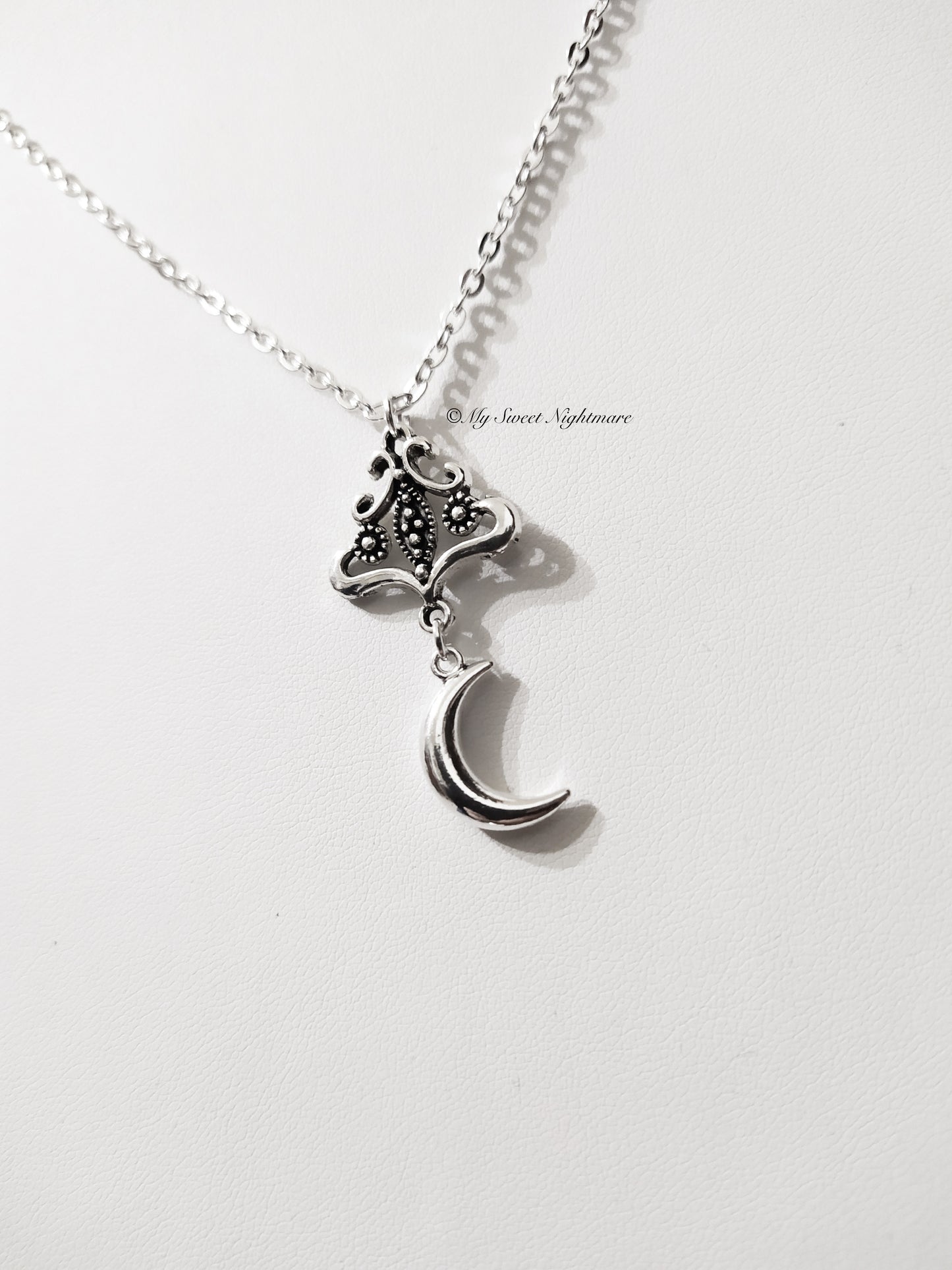 Ciondolo con luna crescente