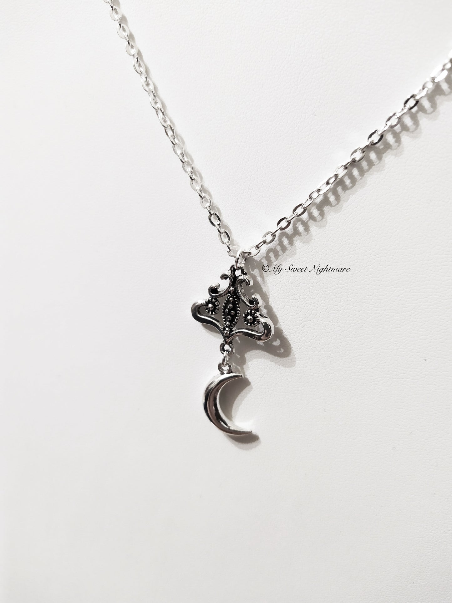 Ciondolo con luna crescente