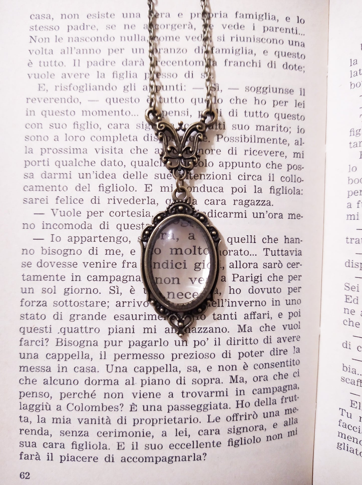 Collana Vittoriana con Lente di Ingrandimento
