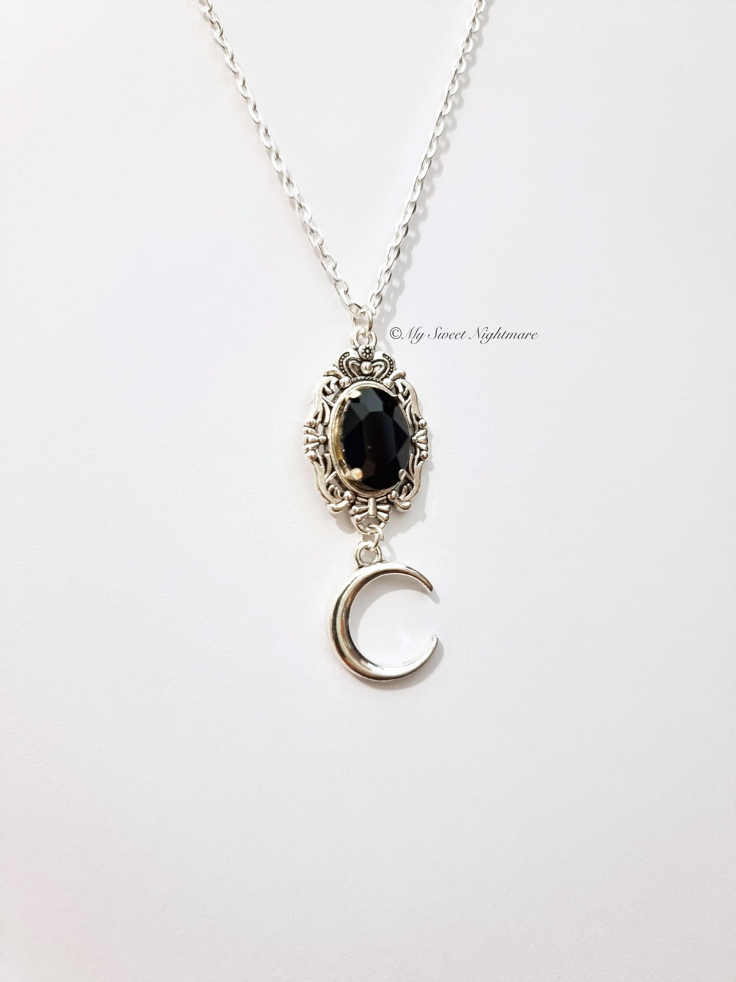 Ciondolo vittoriano con Luna crescente e Cristallo Nero