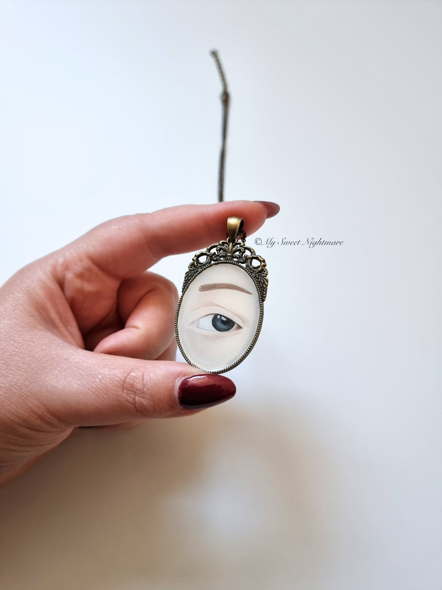 Collana in stile vittoriano con miniatura dipinta ad olio "L'occhio dell'amante"