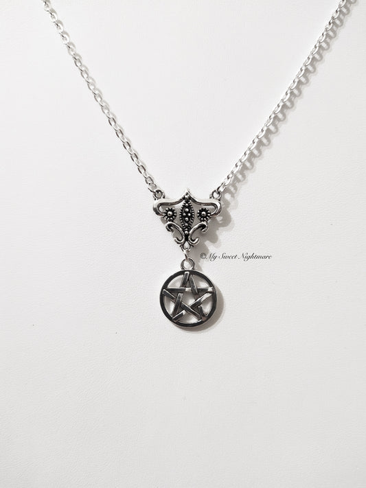 Collana con pentacolo