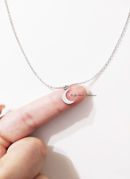 Collana minimal con luna crescente