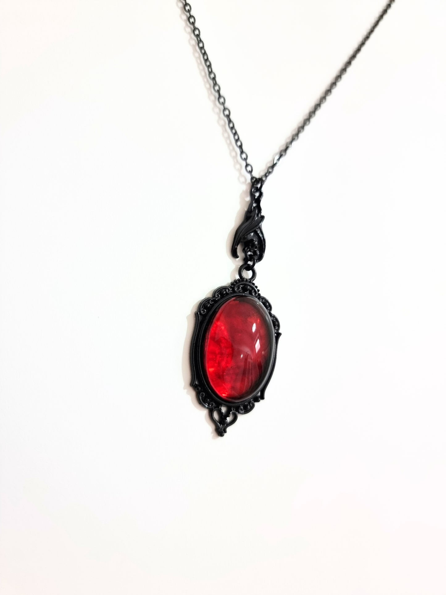"ECLIPSE 2.0" Collana gotica con Cabochon effetto Sangue
